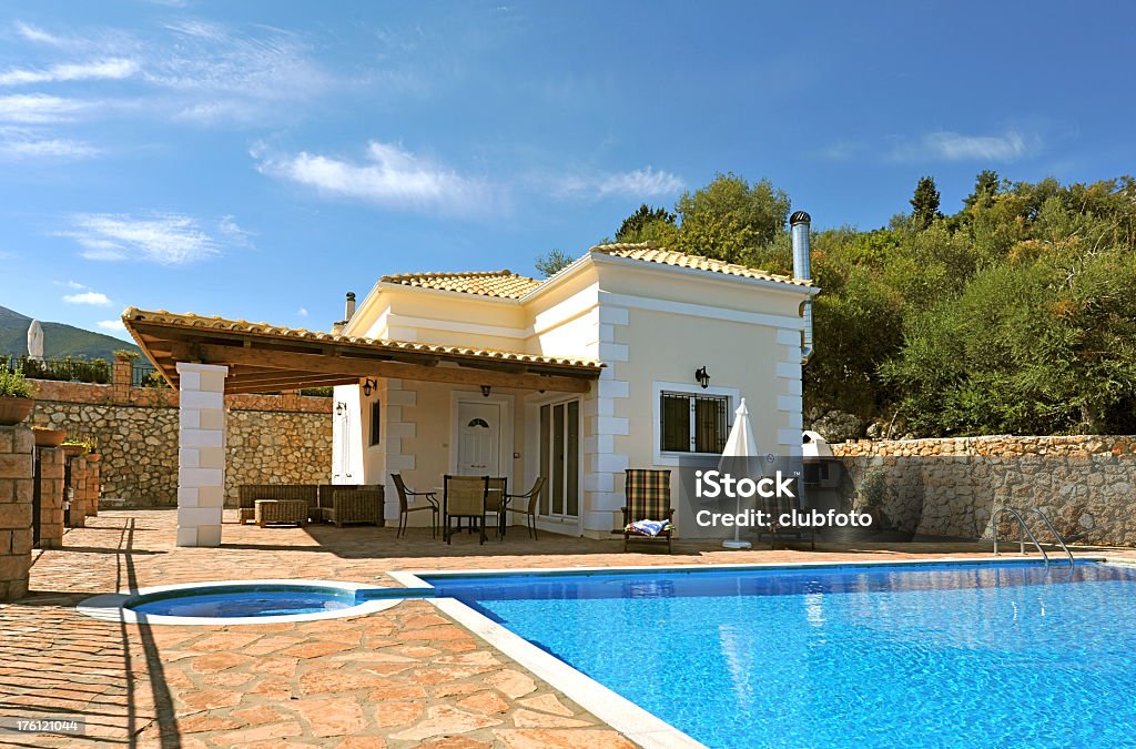 Holiday vacation villa con piscina privada - Foto de stock de Agua libre de derechos