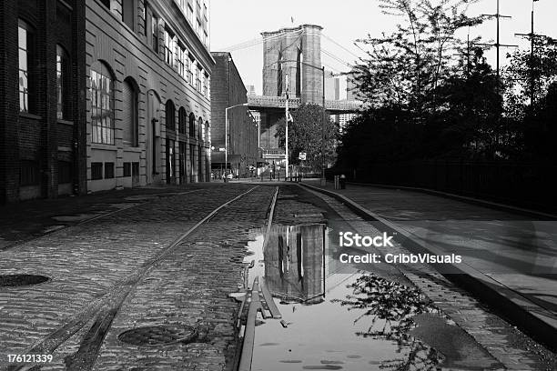 Brooklyn Bridge Torów Kolejowych - zdjęcia stockowe i więcej obrazów Brooklyn - Nowy Jork - Brooklyn - Nowy Jork, Czarno biały, Ulica