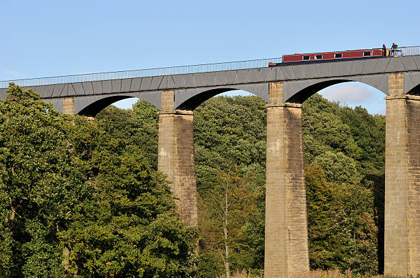 istock Maroon Boat  crosses Pontcysyllte Aqueduct 176124891