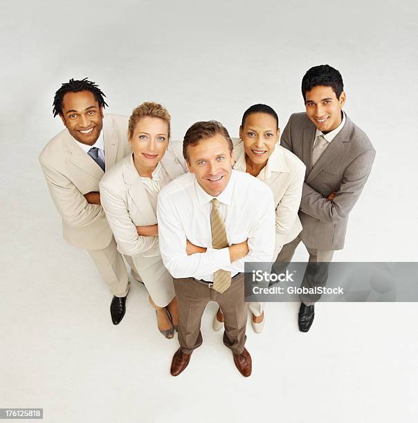 Retrato De Feliz Colegas De Negocios De Pie Juntos Foto de stock y más banco de imágenes de 20-24 años - 20-24 años, 45-49 años, Adulto