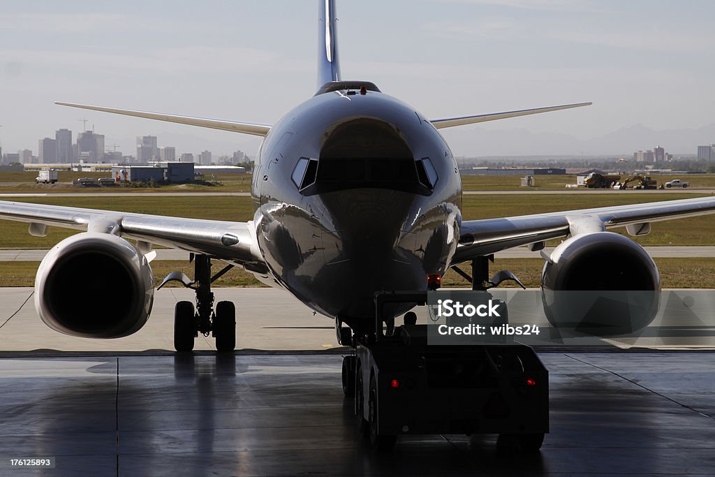 Estreito no Hangar - Foto de stock de Aeroporto royalty-free