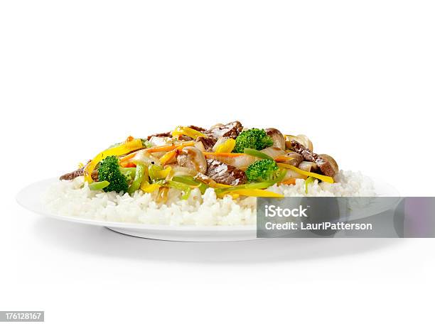 Szechuan Carne De Res Con Arroz Foto de stock y más banco de imágenes de Alimento - Alimento, Plato - Vajilla, Alimentos cocinados