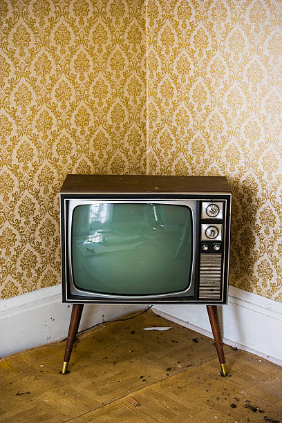 istock Retro Broken Television in Abandoned Home 176128171