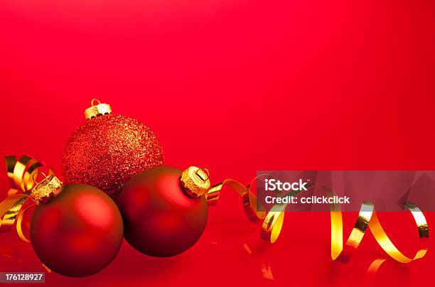 Kartka Świąteczna - zdjęcia stockowe i więcej obrazów Barwne tło - Barwne tło, Bez ludzi, Bombka