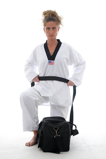 퍼팅 자신의 검은띠 - gym bag tae kwon do karate martial arts 뉴스 사진 이미지