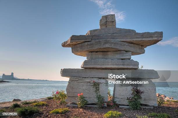 Inukshuk - Fotografias de stock e mais imagens de Cultura Canadiana - Cultura Canadiana, Cultura Indígena, Fotografia - Imagem