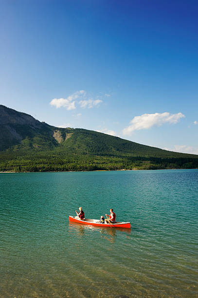 istock Family Canoeing in the Rockies 176130855