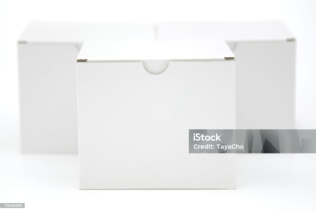 Três pacotes isolada em branco branco - Foto de stock de Branco royalty-free