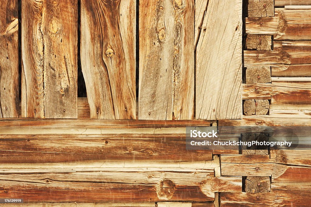 Log Cabin tablón de Arquitectura y construcción - Foto de stock de Agrietado libre de derechos