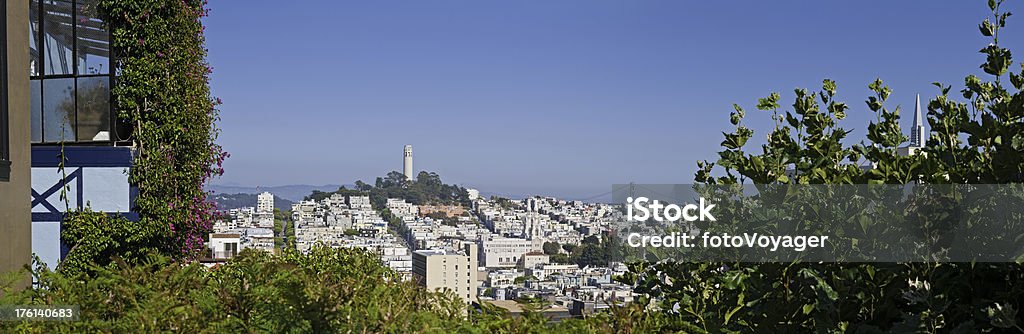 Telegrafi Collina Coit Tower case strade panorama di San Francisco, California - Foto stock royalty-free di Ambientazione esterna