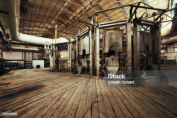 Antiga Fábrica De Vidro - Fotografias de stock e mais imagens de Abandonado - Abandonado, Caldeira - Equipamento Industrial, Caldeira a Gás