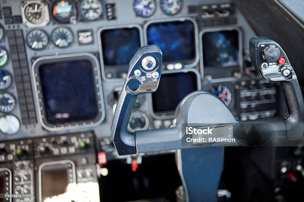 Cabina di pilotaggio - Foto stock royalty-free di Aereo privato