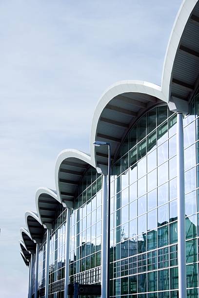 istock Business Glass Fassade vertical shot 176144015