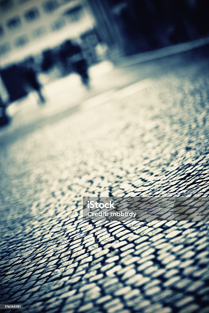 Strada lastricata di granito setts - Foto stock royalty-free di A forma di blocco