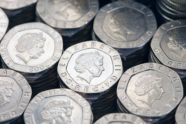геморрой британской монеты в 20 пенсов - twenty pence coin стоковые фото и изображения