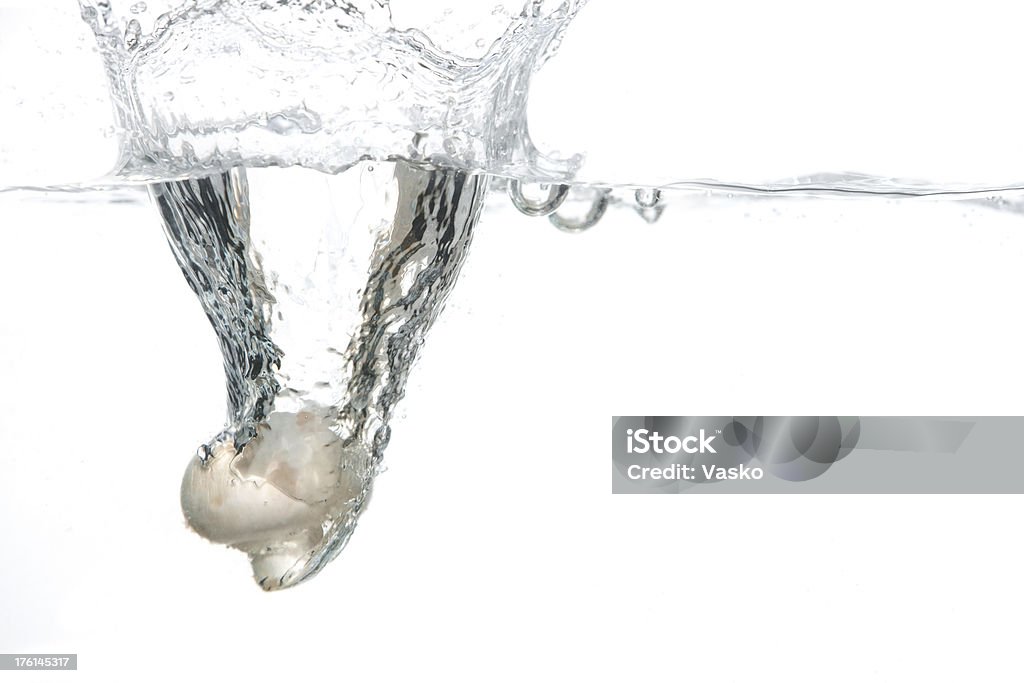 Грибы в воде - Стоковые фото Абстрактный роялти-фри