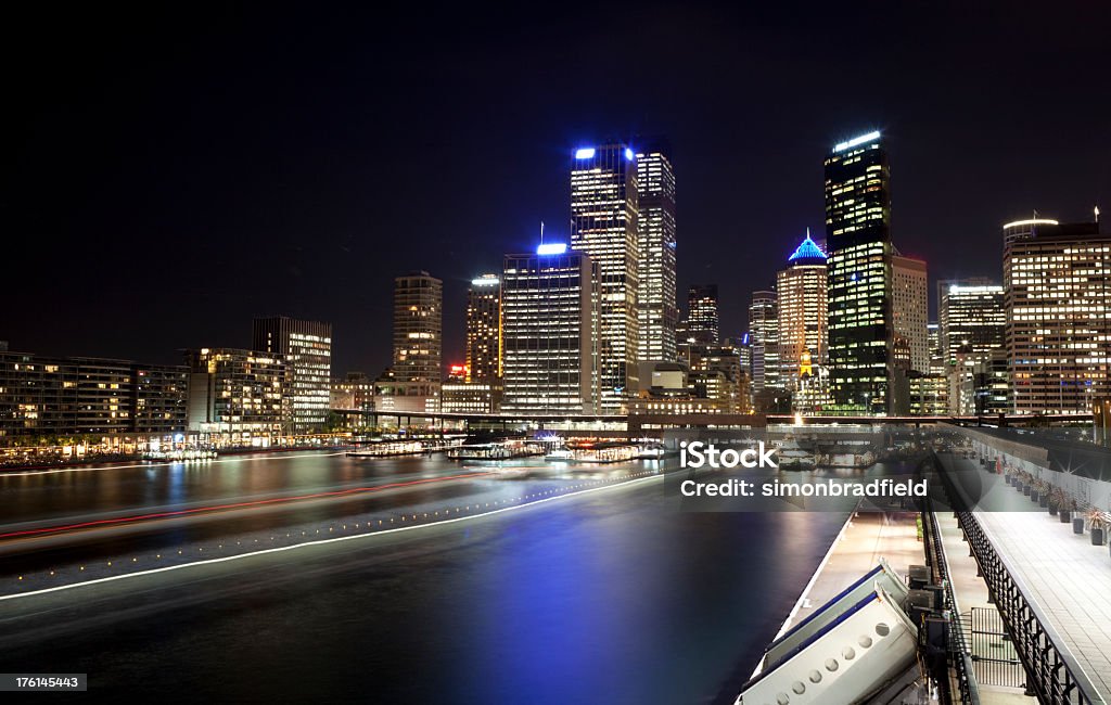 Luzes de Sydney Harbour - Foto de stock de Arranha-céu royalty-free