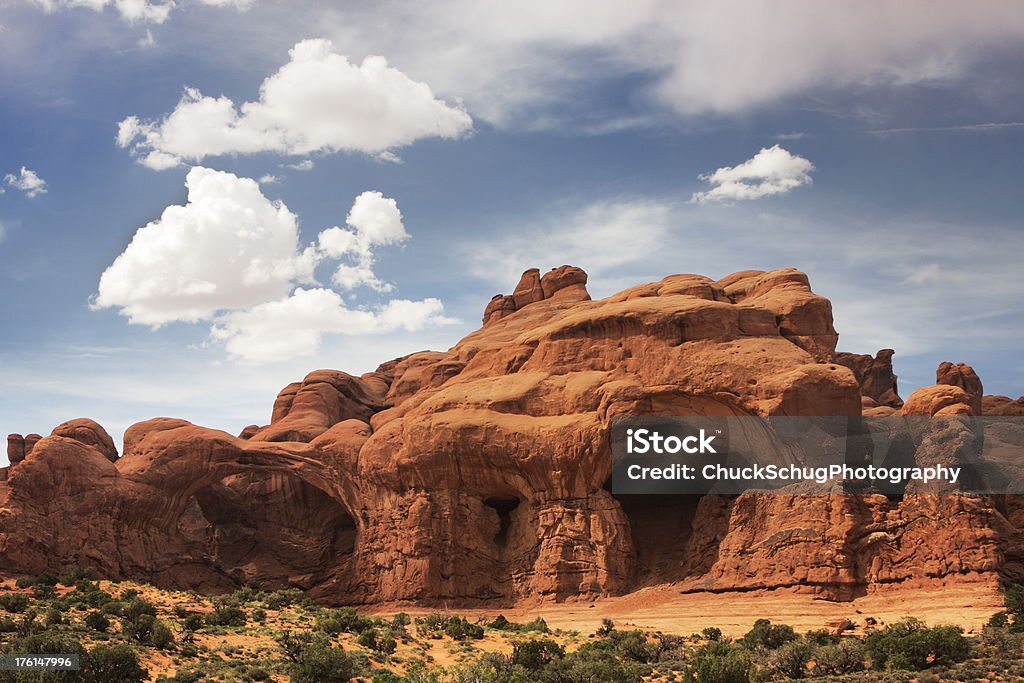 Łuki Red Rock Cave pustyni Butte - Zbiór zdjęć royalty-free (Jaskinia)