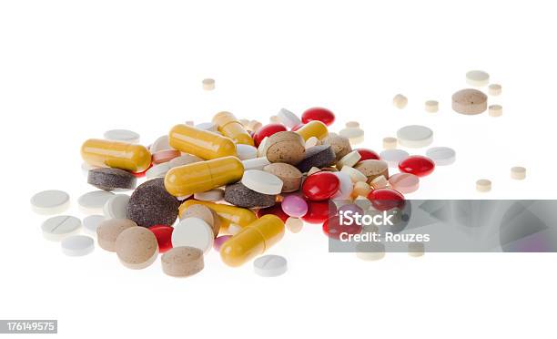 Vários Fármacos - Fotografias de stock e mais imagens de Amarelo - Amarelo, Antibiótico, Comprimido