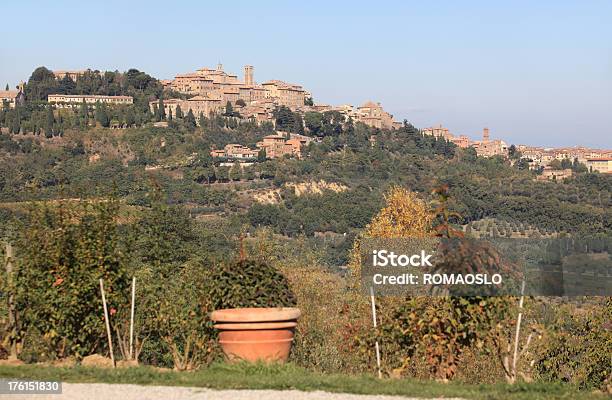 Montepulciano の街並みトスカーナイタリア - イタリアのストックフォトや画像を多数ご用意 - イタリア, イタリア文化, カラー画像