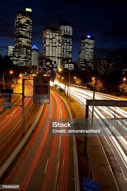 Los Senderos De Luz En Sydney Foto de stock y más banco de imágenes de Australia - Australia, Autopista, Bloque de Oficinas