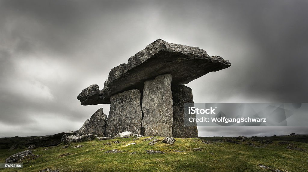 Il Dolmen di Poulnabrone - Foto stock royalty-free di Contea di Clare