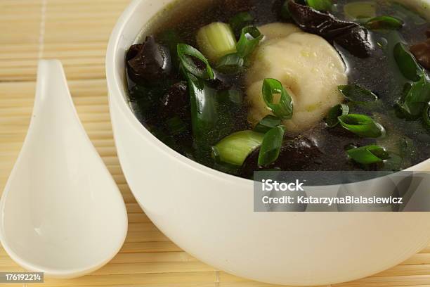 Wonton Sopa Foto de stock y más banco de imágenes de Alimento - Alimento, Aperitivo - Plato de comida, Asia