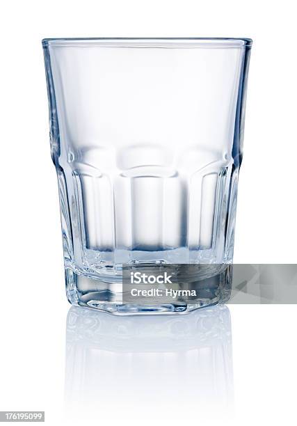 Bicchiere Vuoto Isolato Su Sfondo Bianco - Fotografie stock e altre immagini di Acqua - Acqua, Acqua minerale, Acqua potabile