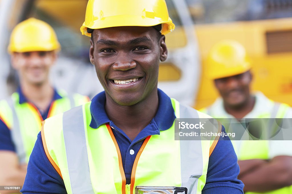 african american Pracownik budowlany - Zbiór zdjęć royalty-free (Robotnik budowlany)
