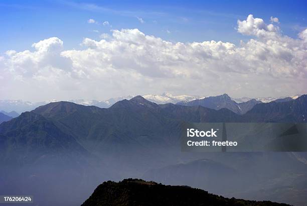 Montanhas - Fotografias de stock e mais imagens de Alpes Europeus - Alpes Europeus, Ao Ar Livre, Arranjar