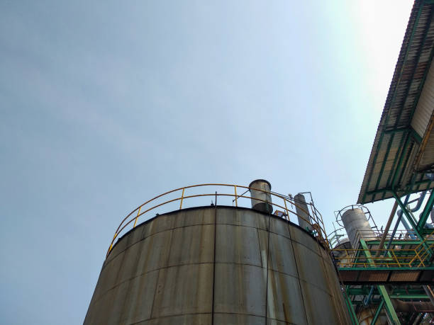 巨大な発酵タンク - gasoline brewery beer liquid ストックフォトと画像