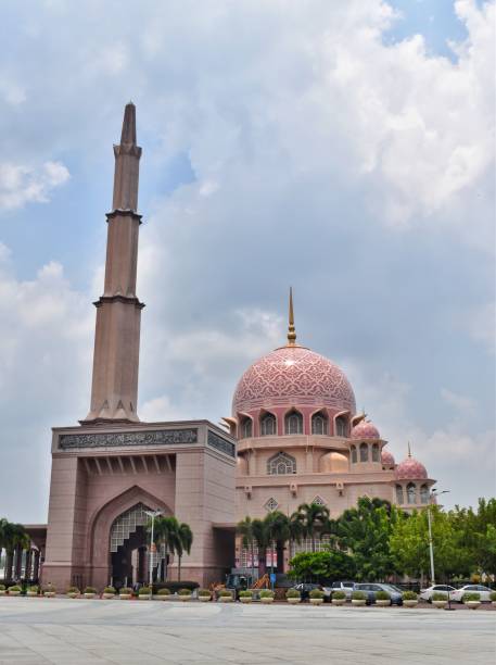 istock Putra Mosque, Putrajaya, Malaysia 1762836144