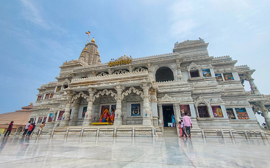 Prem Mandir temple is one of the beautiful temple as a landmark in Vrindavan. During Holi festival the place attracts a lot of Hindu people and tourists.