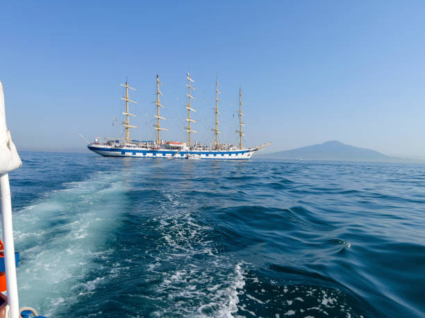 the sailing ship near sorrento. - sailing light wind nautical vessel imagens e fotografias de stock