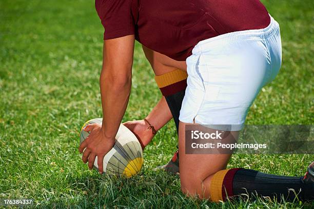 Foto de Ganhando Ou Perdendo Momento e mais fotos de stock de Rugby - Esporte - Rugby - Esporte, 20 Anos, 20-24 Anos