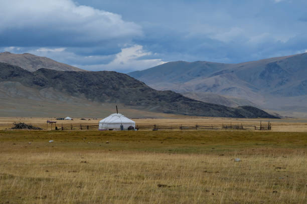 khuitesの谷のgerの解決 - independent mongolia 写真 ストックフォトと画像