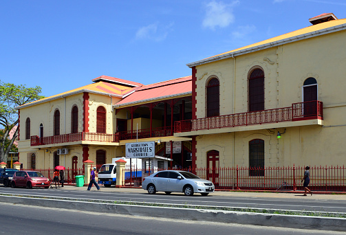 Georgetown - Guyana: Georgetown Magistrates' Court, striking 19th-century building - designed by Caesar Castellani, a Maltese architect from the Public Works Department - Avenue of the Republic and Croal Street.