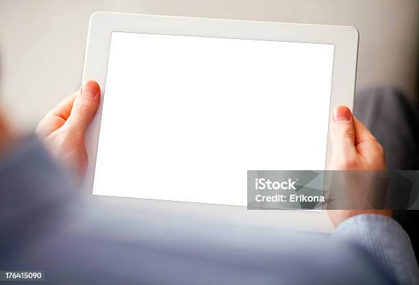 Foto de Homem Segurando O Tablet Digital e mais fotos de stock de Adulto - Adulto, Blogar, Computador desktop