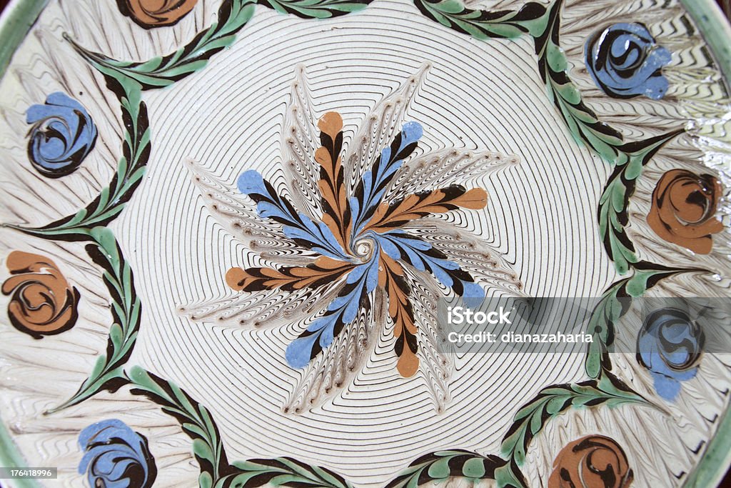 Tradycyjnymi rumuńskimi ręcznie Ceramika płyty - Zbiór zdjęć royalty-free (Ceramika)
