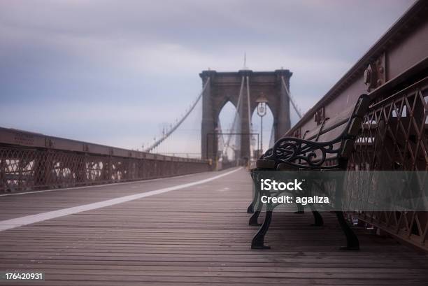 Empty Bench On Brooklyn Bridge In New York City Stock Photo - Download Image Now - Architecture, Bay of Water, Bench