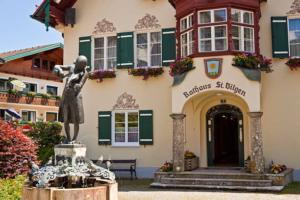 estátua de mozart em st. gilgen - lake amadeus - fotografias e filmes do acervo