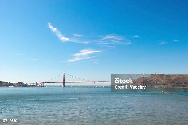 El Puente Golden Gate En San Francisco Foto de stock y más banco de imágenes de Aire libre - Aire libre, Arquitectura, California