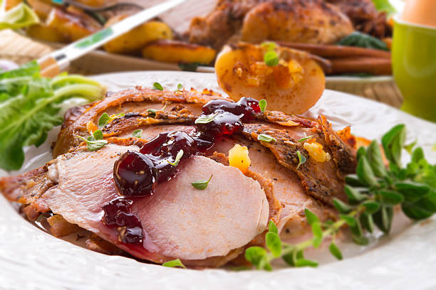 tacchino arrosto - turkey carving portion dinner foto e immagini stock
