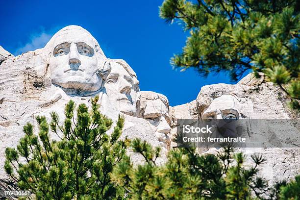 Monte Rushmore Dakota Del Sud - Fotografie stock e altre immagini di Abramo Lincoln - Abramo Lincoln, Cielo sereno, Colline Nere