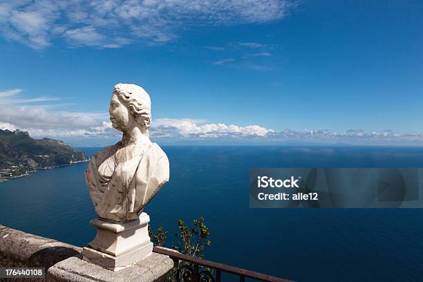 Costa Amalfi - Fotografias de stock e mais imagens de Amalfi - Amalfi, Azul, Balaustrada