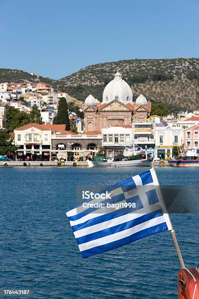 Греческий Флаг Фоне — стоковые фотографии и другие картинки Без людей - Без людей, Большой город, Вертикальный