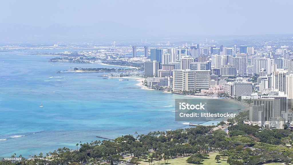 Horizonte de Honolulu en Waikiki beach y del paisaje marino - Foto de stock de Clima tropical libre de derechos