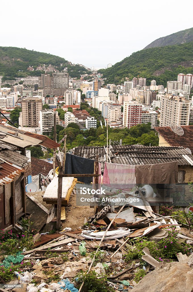 Rio de Janeiro widoczne z Slumsy, Brazylia - Zbiór zdjęć royalty-free (Bezdomność)