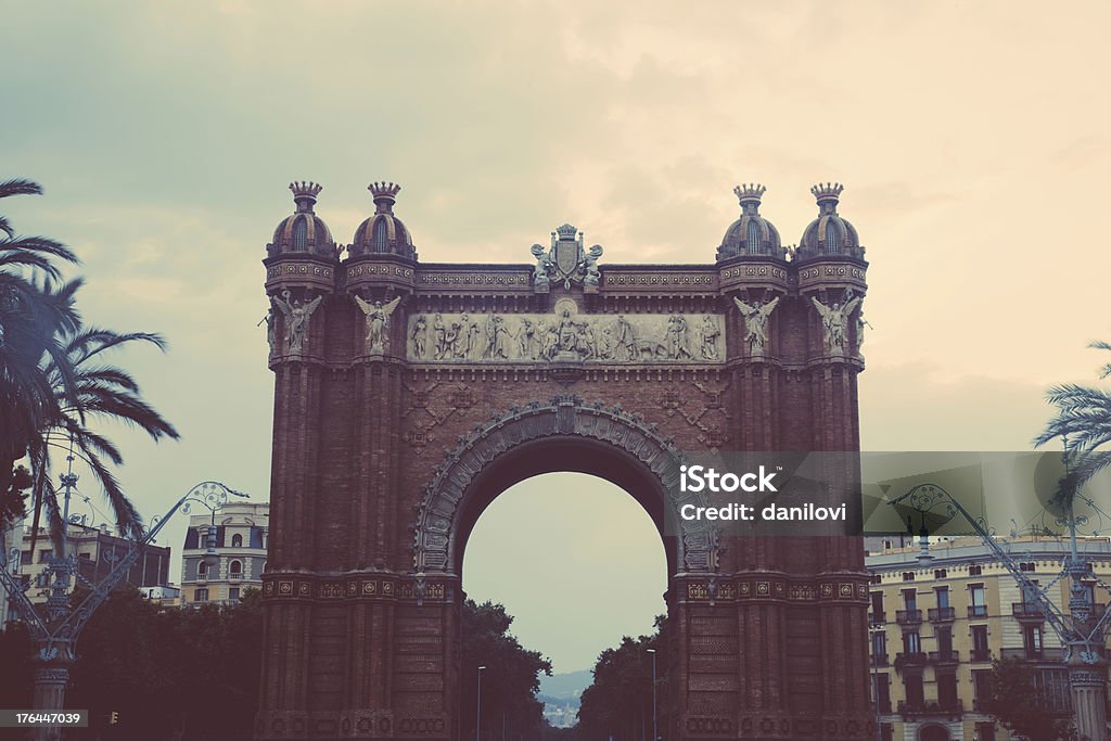 バルセロナ凱旋門 - カタルーニャ州のロイヤリティフリーストックフォト