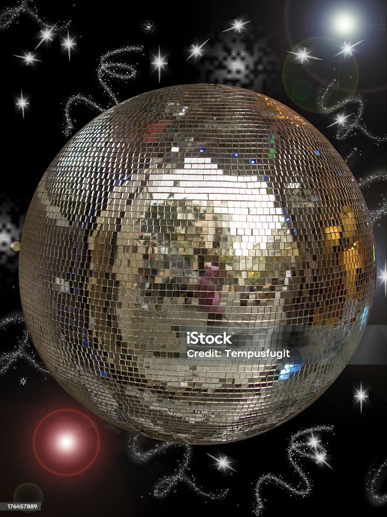 Bola de discoteca com brilhem isolado em preto - Royalty-free Baile noturno Foto de stock